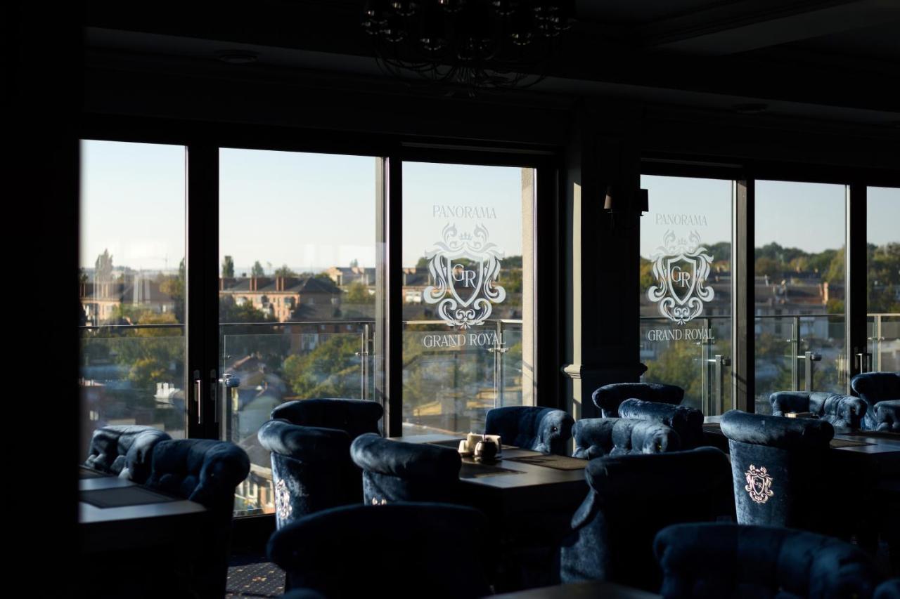 Grand Royal Hotell Tsjernivtsi Eksteriør bilde