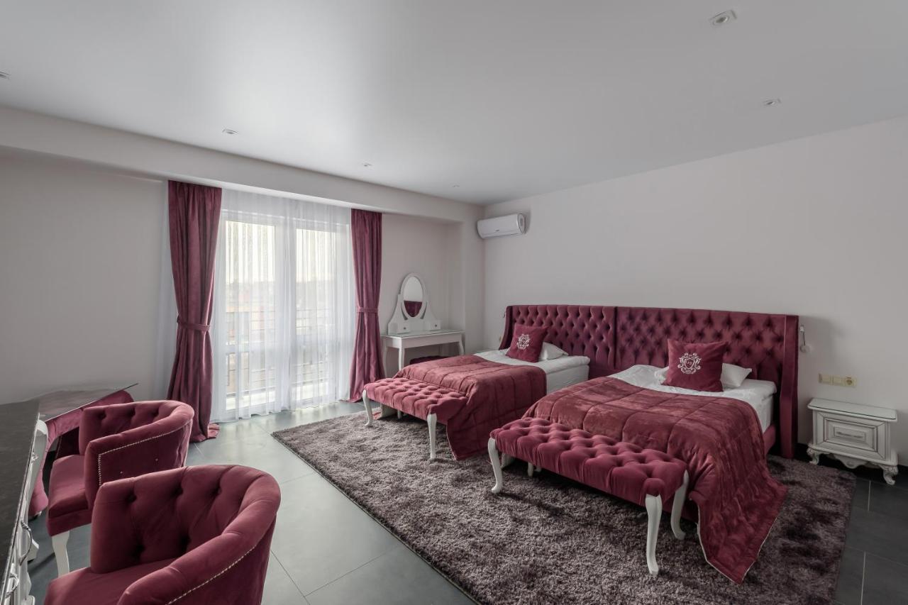 Grand Royal Hotell Tsjernivtsi Eksteriør bilde