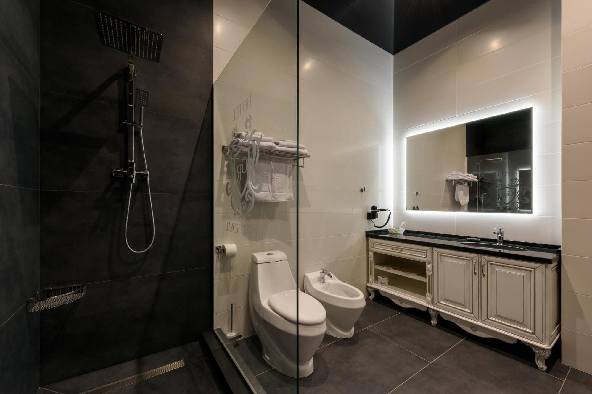Grand Royal Hotell Tsjernivtsi Rom bilde